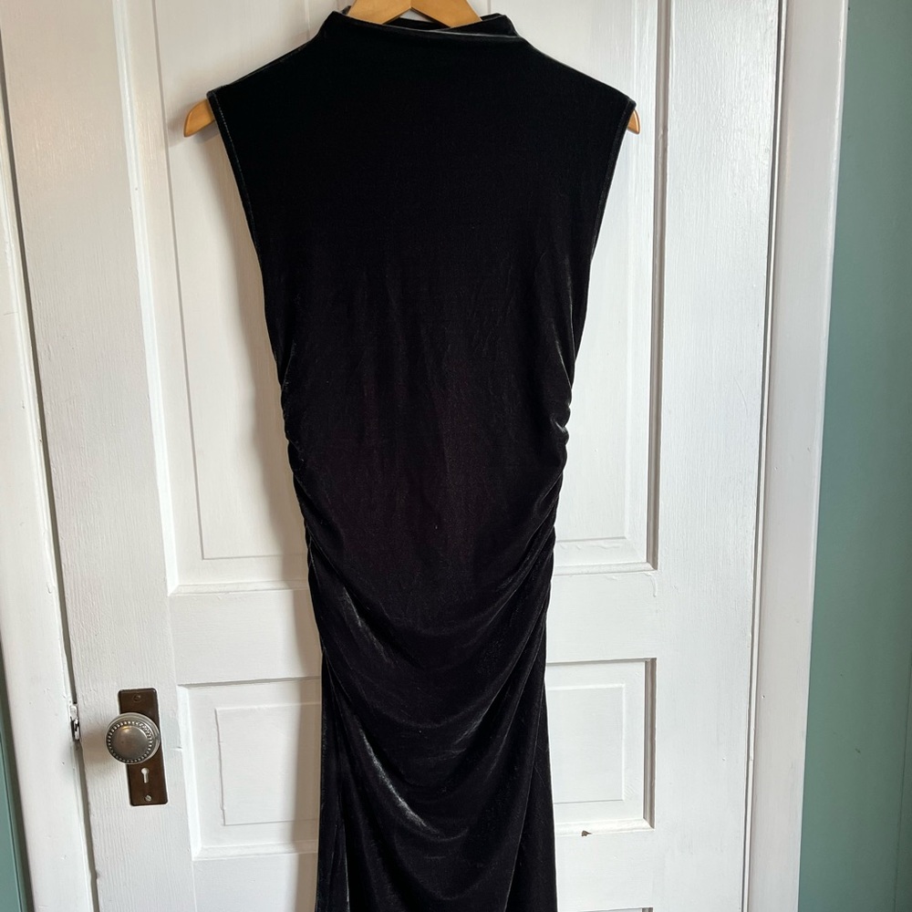 Elegant Black Sleeveless Dress